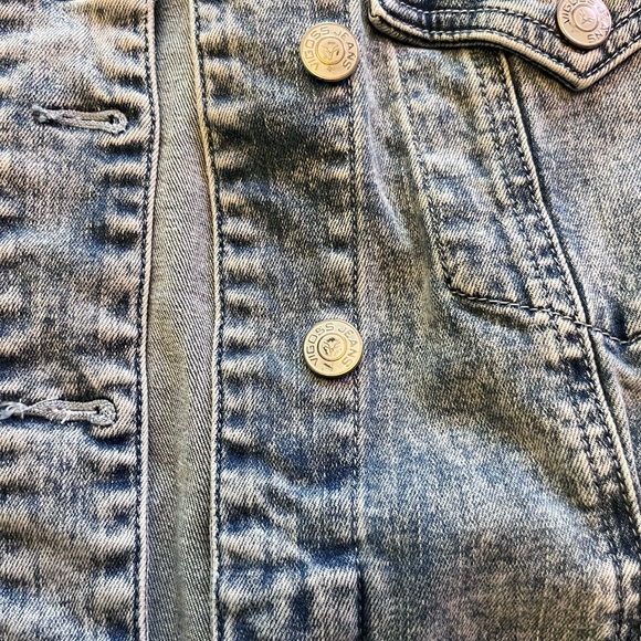Vigoss Cropped Denim Jacket - Medium - Picture 5 of 6